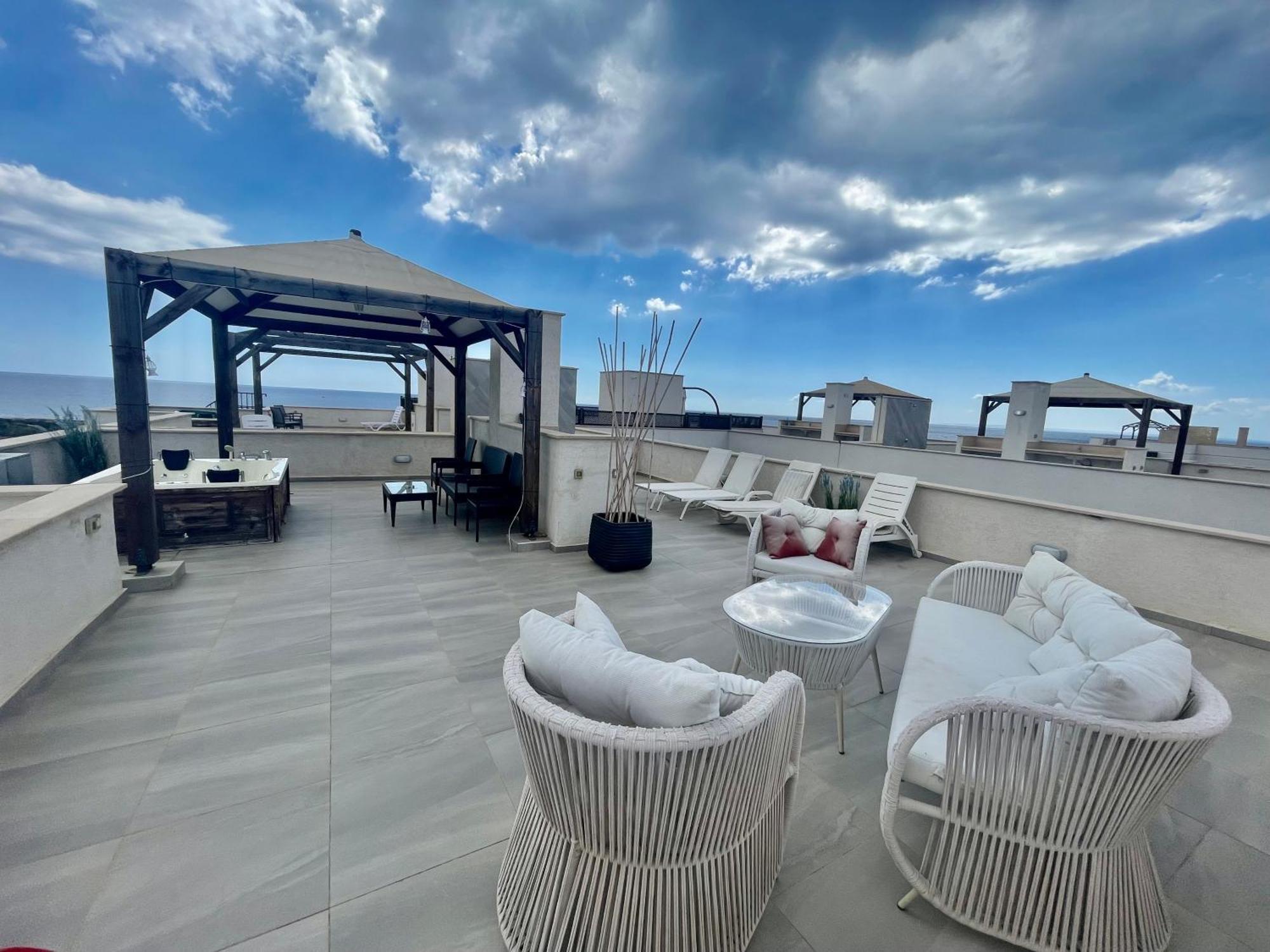 Relaxing Penthouse Suites By The Sea Vokolidha Exterior foto